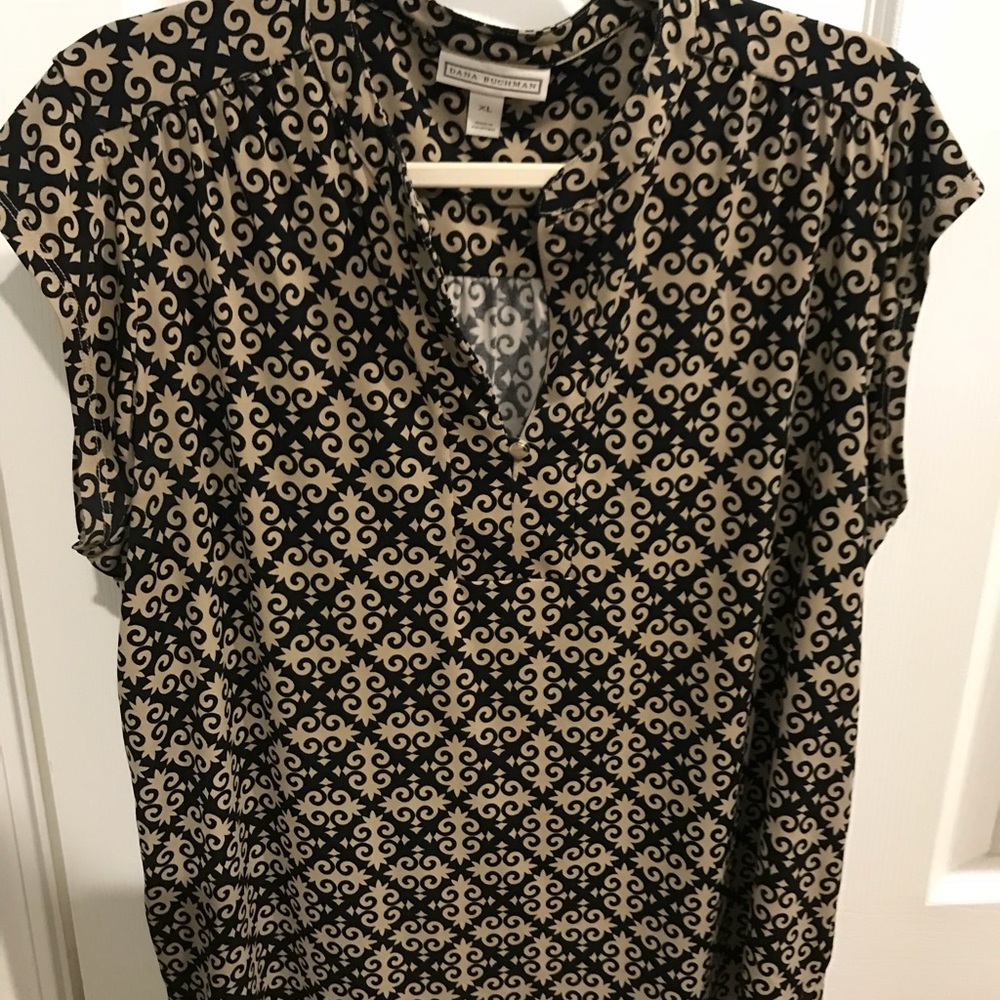 Black and Tan top